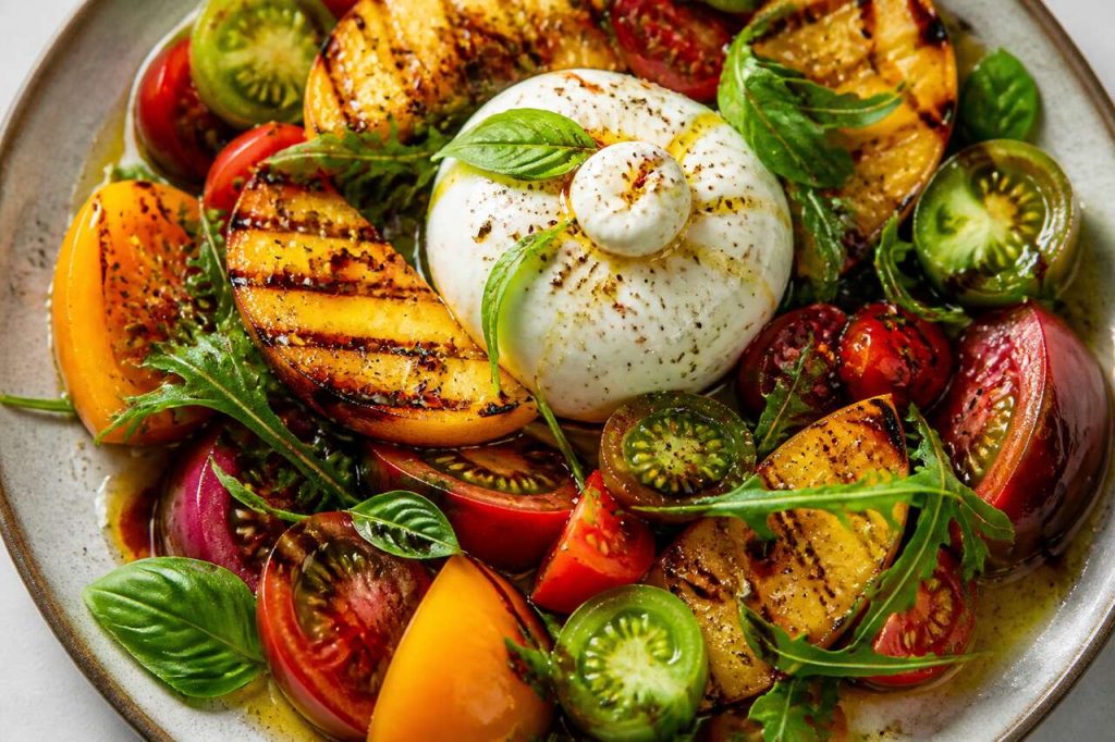 Recette de salade de mangue grillée, tomates et burrata