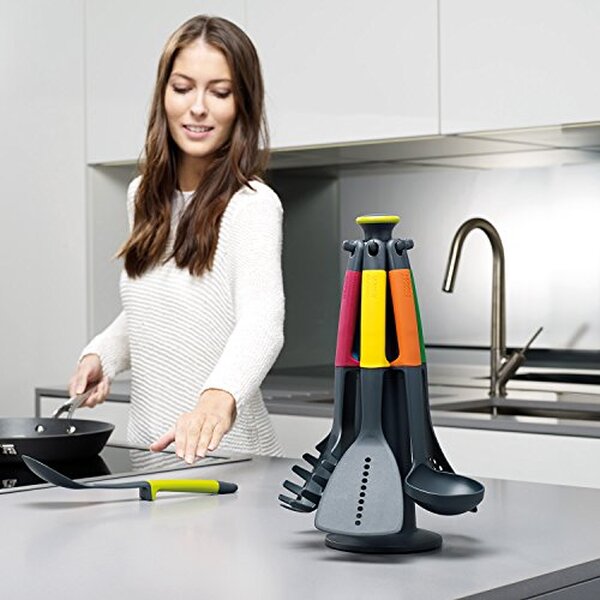 Découvrez notre test complet du set d'ustensiles Joseph Joseph Elevate 6 pièces : qualité, design et praticité du support rotatif pour votre cuisine.
