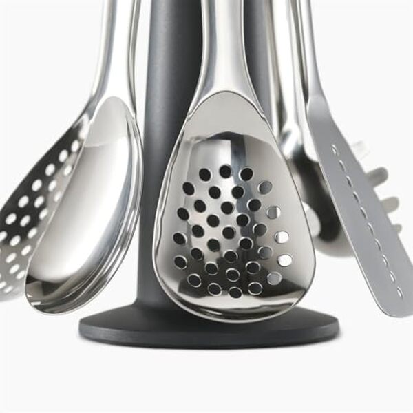 Découvrez notre avis détaillé sur les ustensiles de cuisine Joseph Joseph Elevate avec porte-ustensiles rotatif : qualité, fonctionnalité et design.