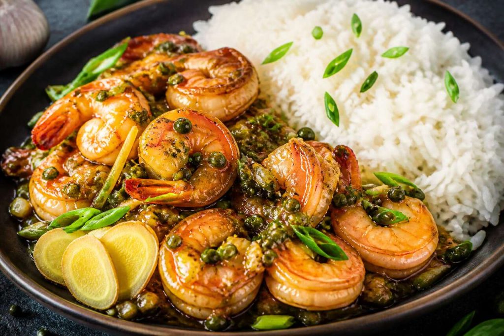 Recette de crevettes sautées au poivre vert, gingembre et sauce soja
