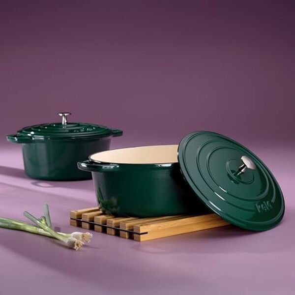 Découvrez notre test complet de la cocotte ovale kela 9, 3 l en fonte émaillée : performances, design et durabilité pour vos cuissons lentes. 