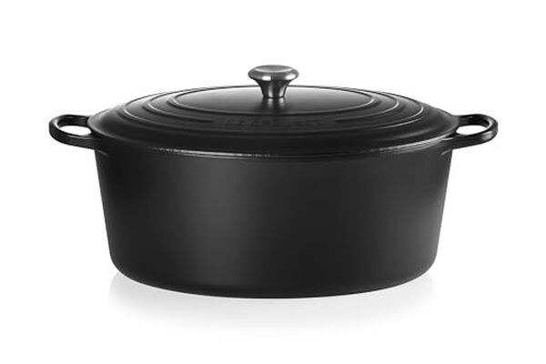 Découvrez notre test complet de la cocotte ovale Le Creuset Signature 40 cm : performances, avantages et verdict sur ce modèle emblématique de la marque française.