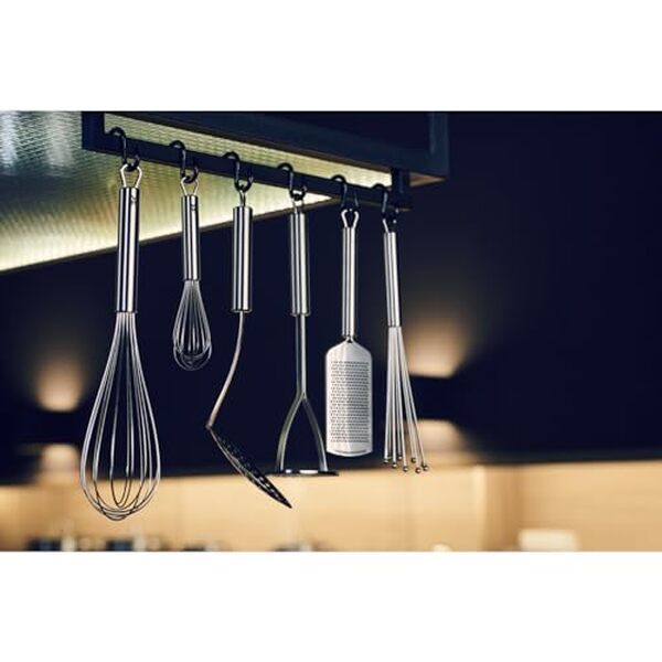Découvrez notre test détaillé de l'ensemble ustensiles WMF Profi Plus 7 pièces : qualité, durabilité et performances en cuisine professionnelle et domestique. 